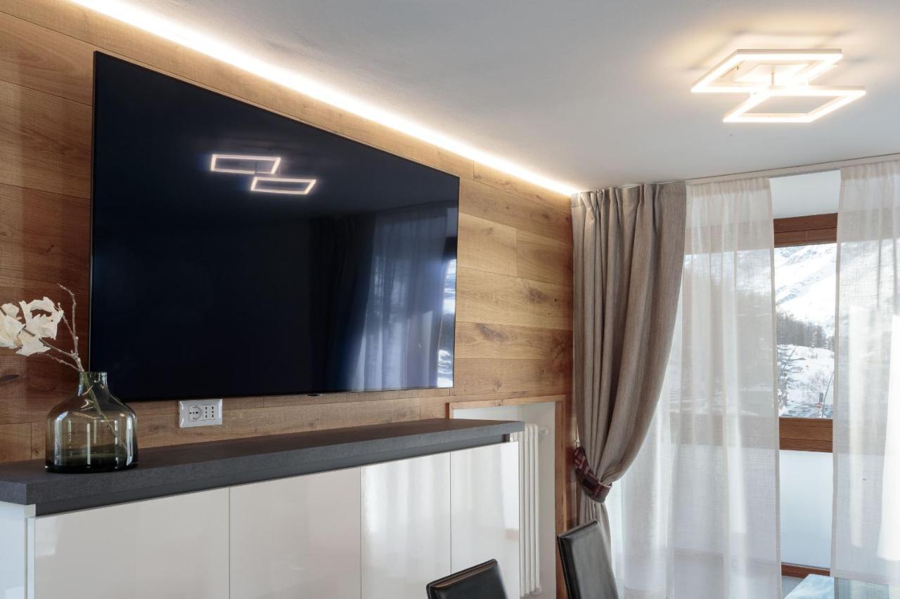 Hellochalet: The One - Luxe Alpine Retreat with Home Theatre & Spa Breuil-Cervinia Exterior photo